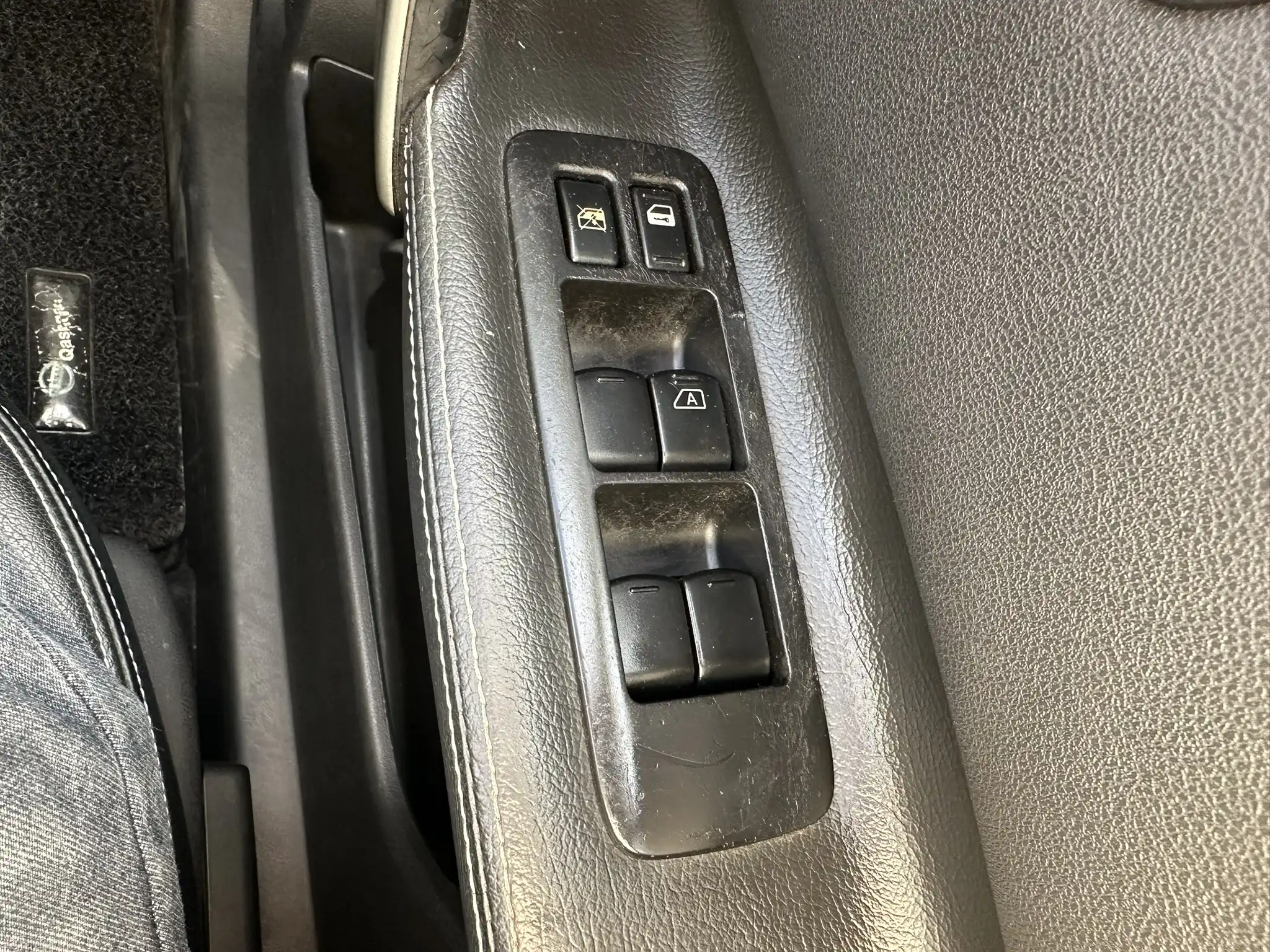 Zambia used car sale 2009 Nissan Qashqai 18