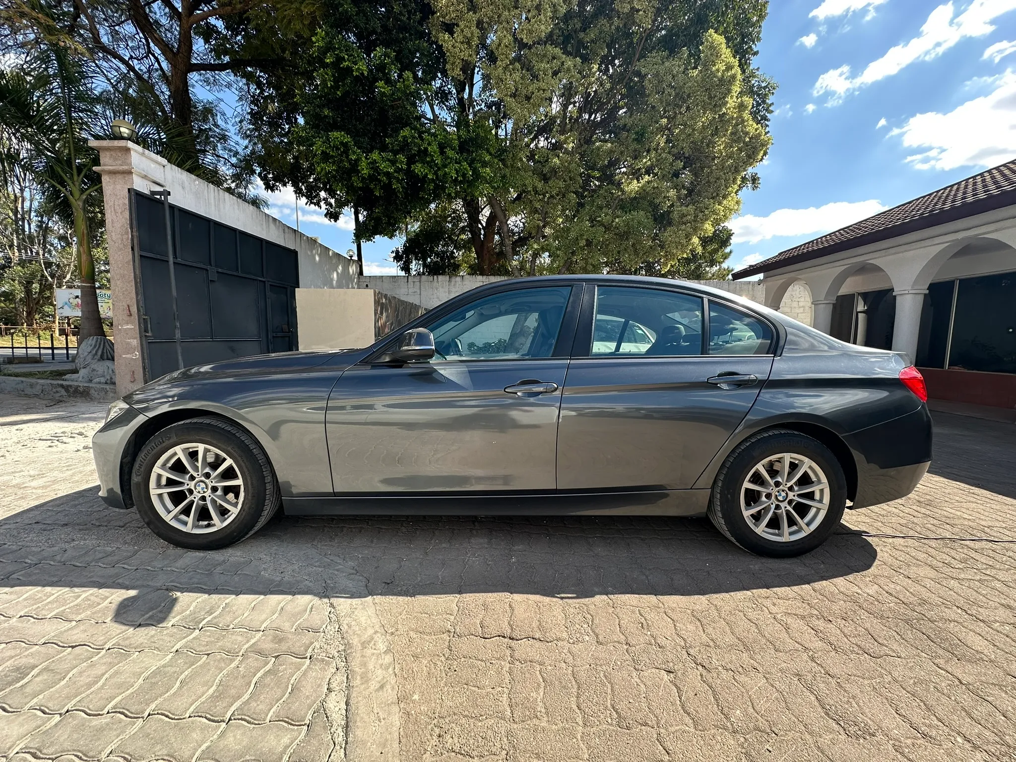 Zambia used car sale 2014 BMW 3 Series 1