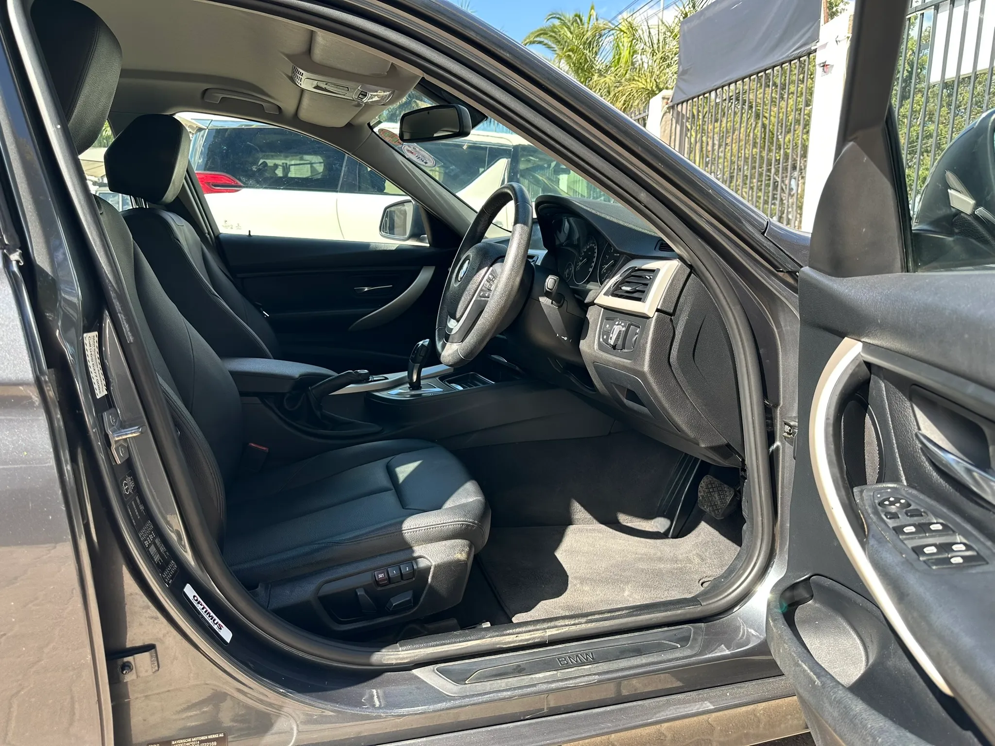 Zambia used car sale 2014 BMW 3 Series 8