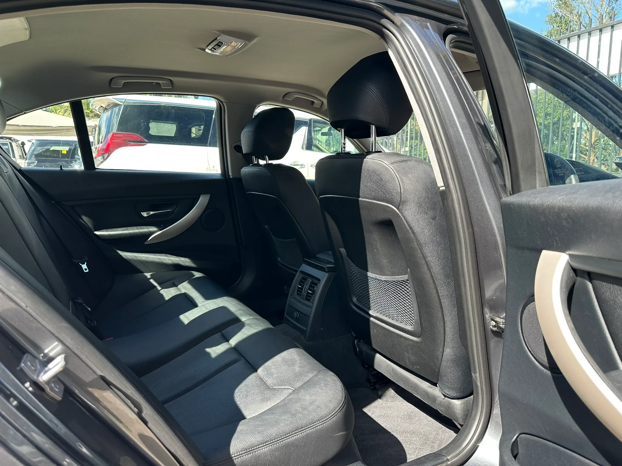 Zambia used car sale 2014 BMW 3 Series 9