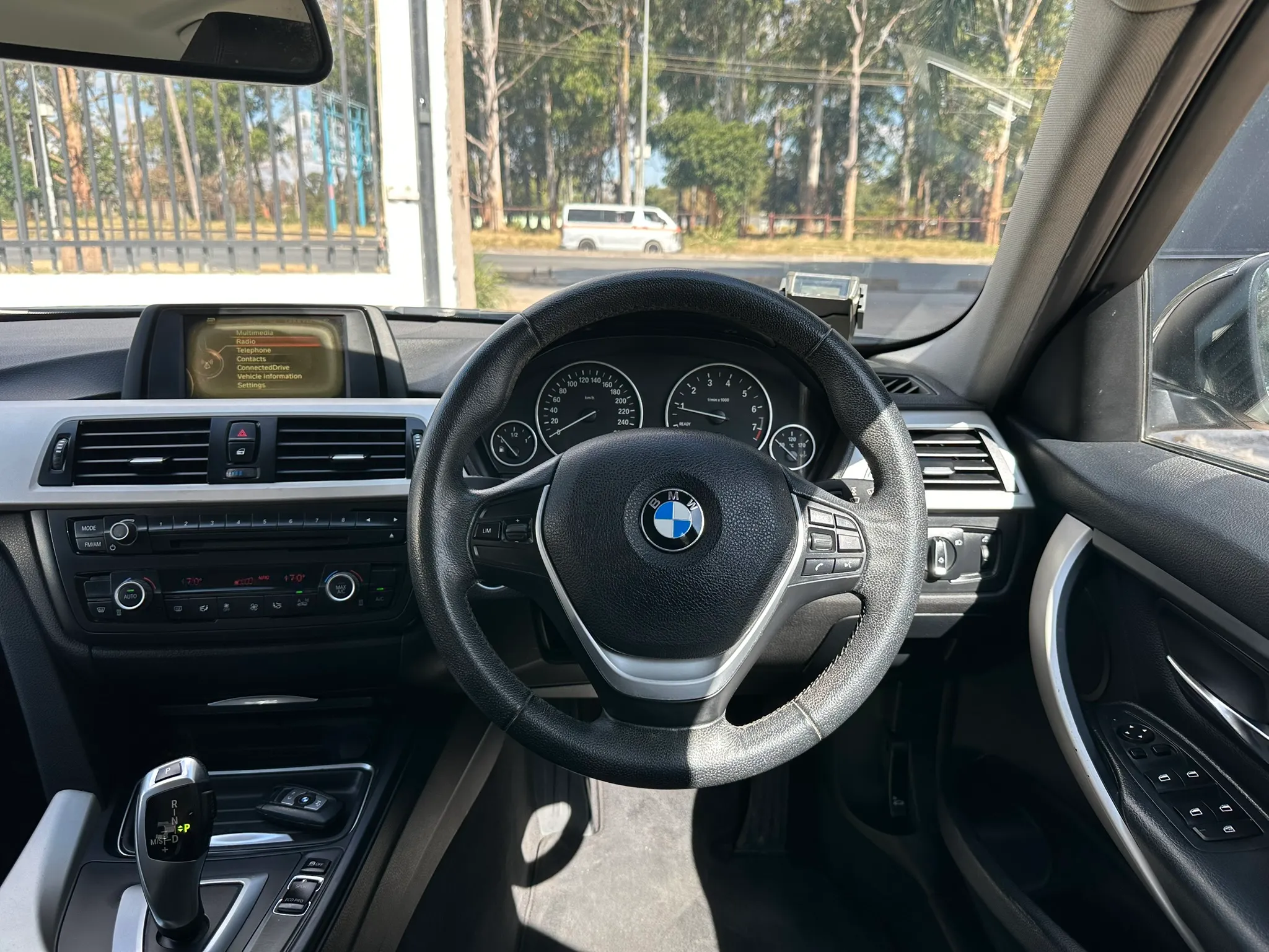 Zambia used car sale 2014 BMW 3 Series 11