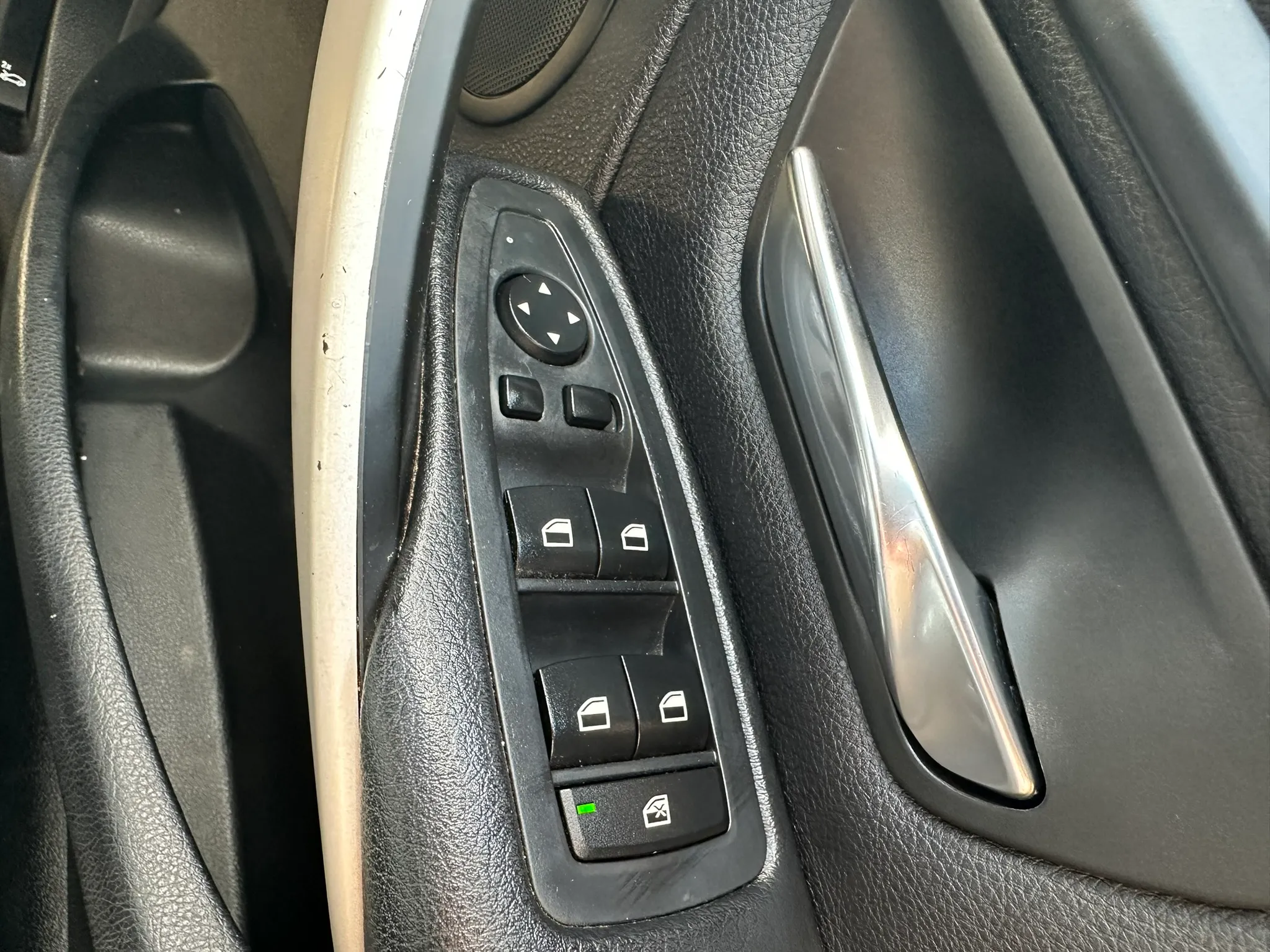 Zambia used car sale 2014 BMW 3 Series 19