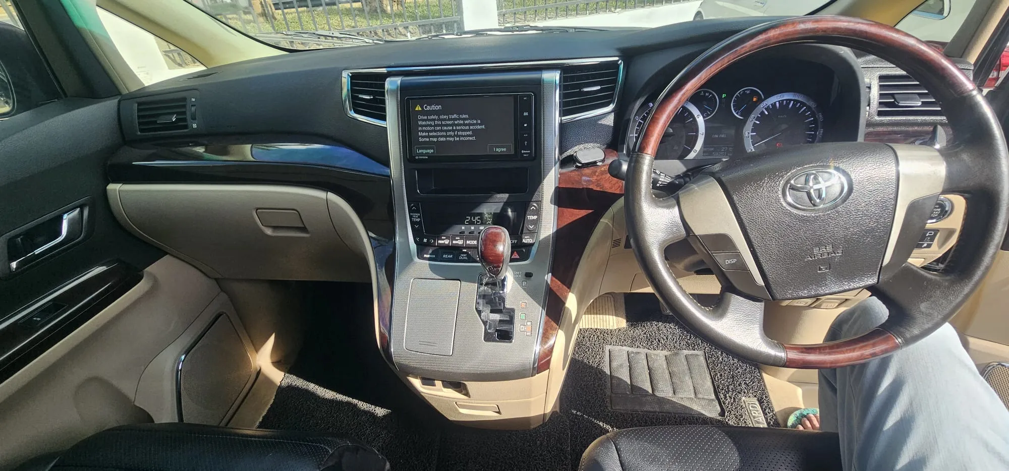 Zambia used car sale 2014 Toyota Alphard 10