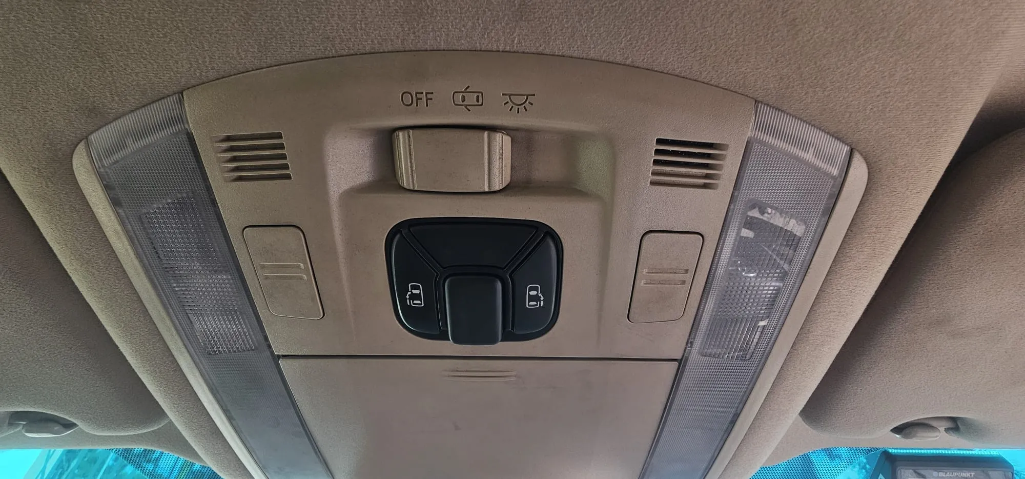 Zambia used car sale 2014 Toyota Alphard 13