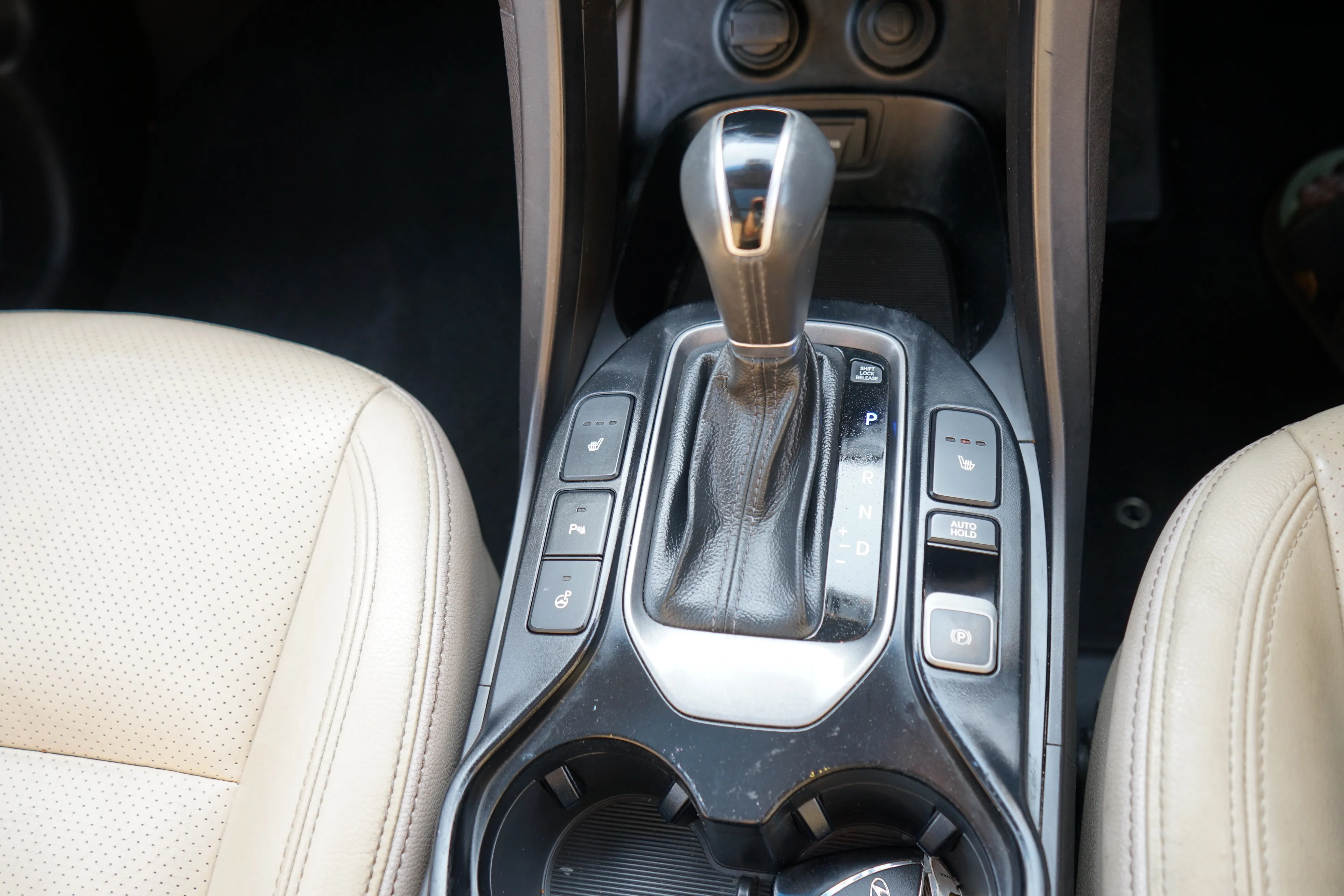 Zambia used car sale 2015 Hyundai SantaFe 15