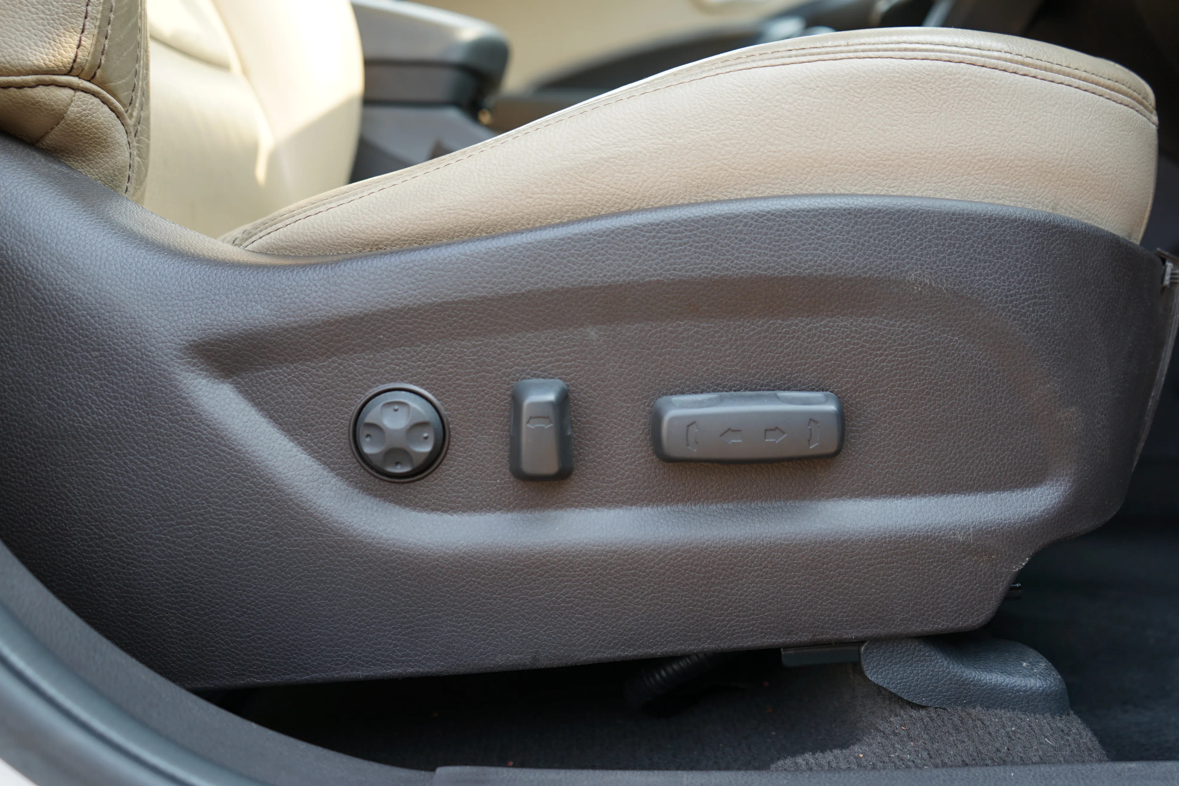 Zambia used car sale 2015 Hyundai SantaFe 23