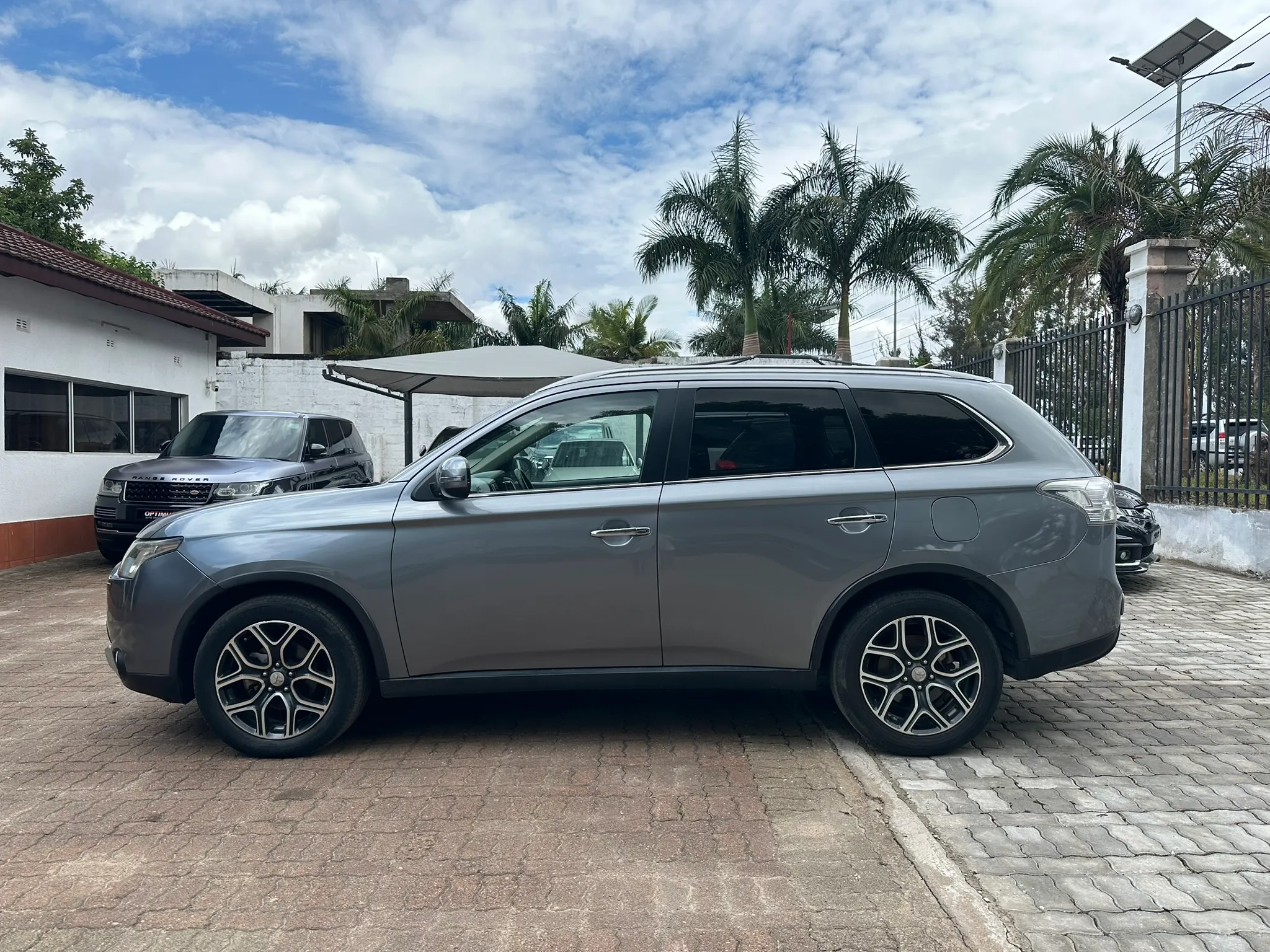 Zambia used car sale 2015 Mitsubishi Outlander 1