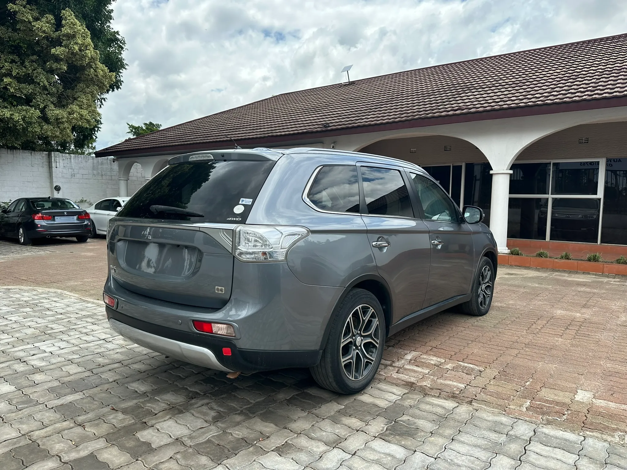 Zambia used car sale 2015 Mitsubishi Outlander 4