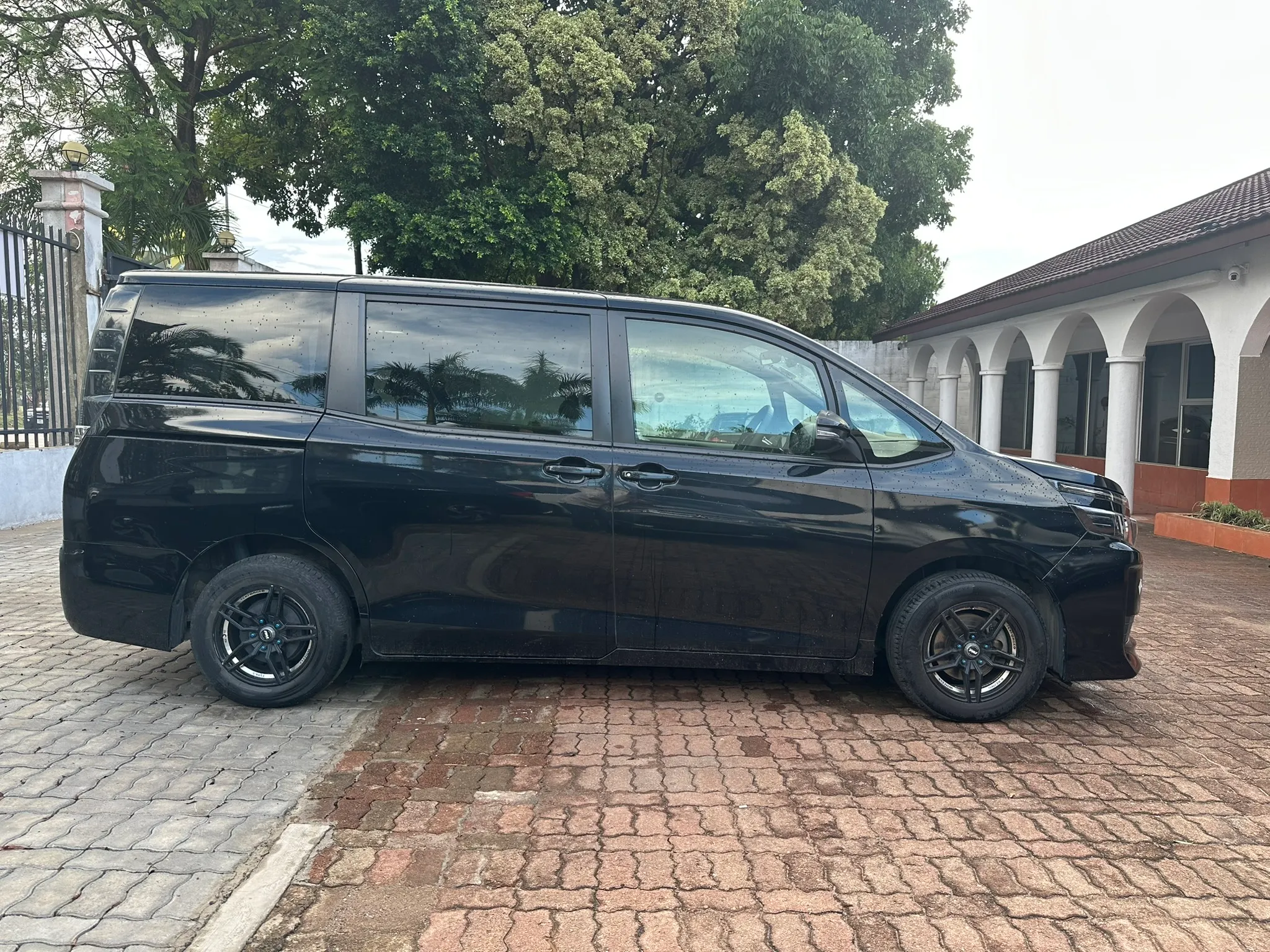 Zambia used car sale 2014 Toyota Voxy 5