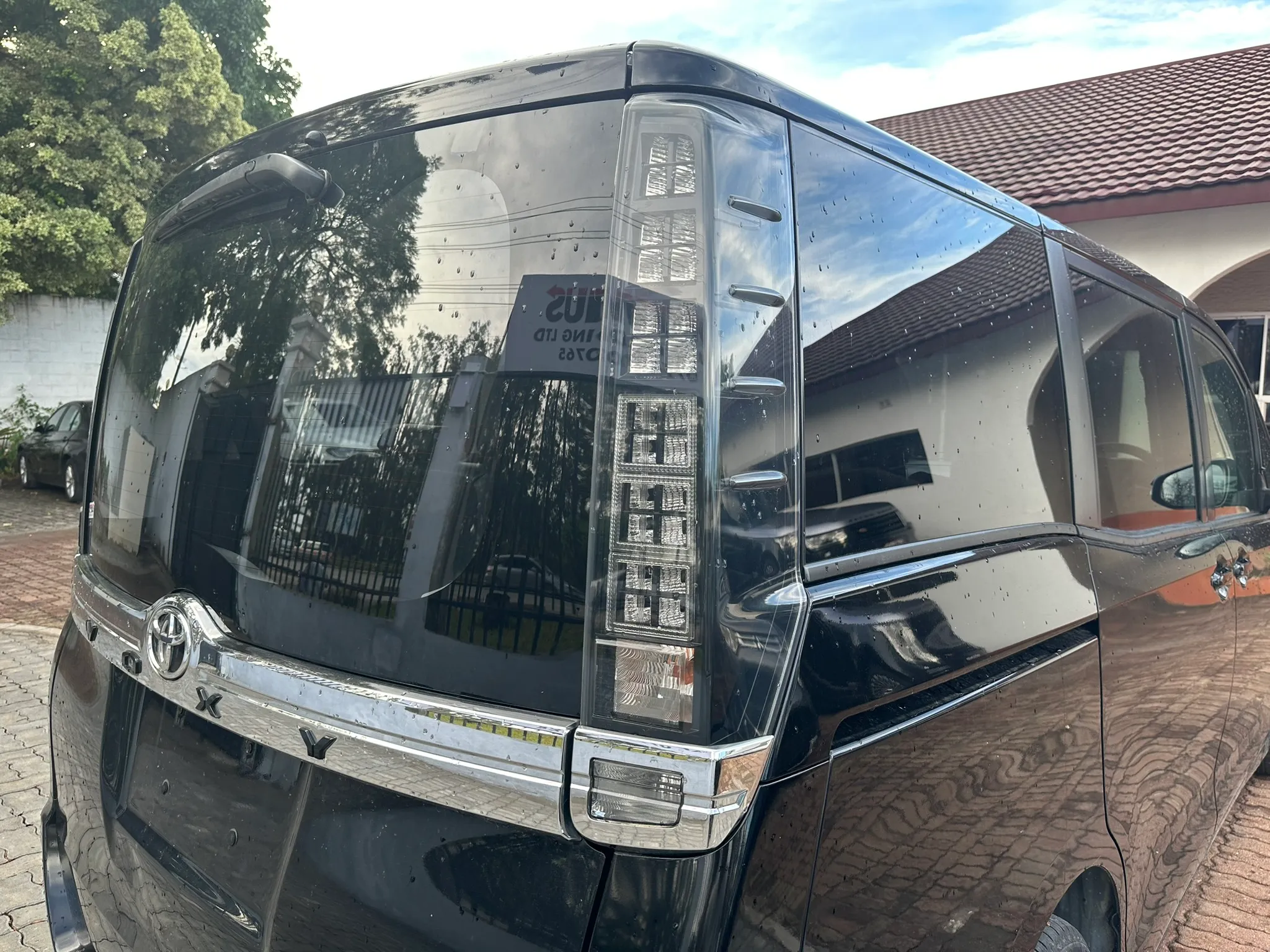 Zambia used car sale 2014 Toyota Voxy 11