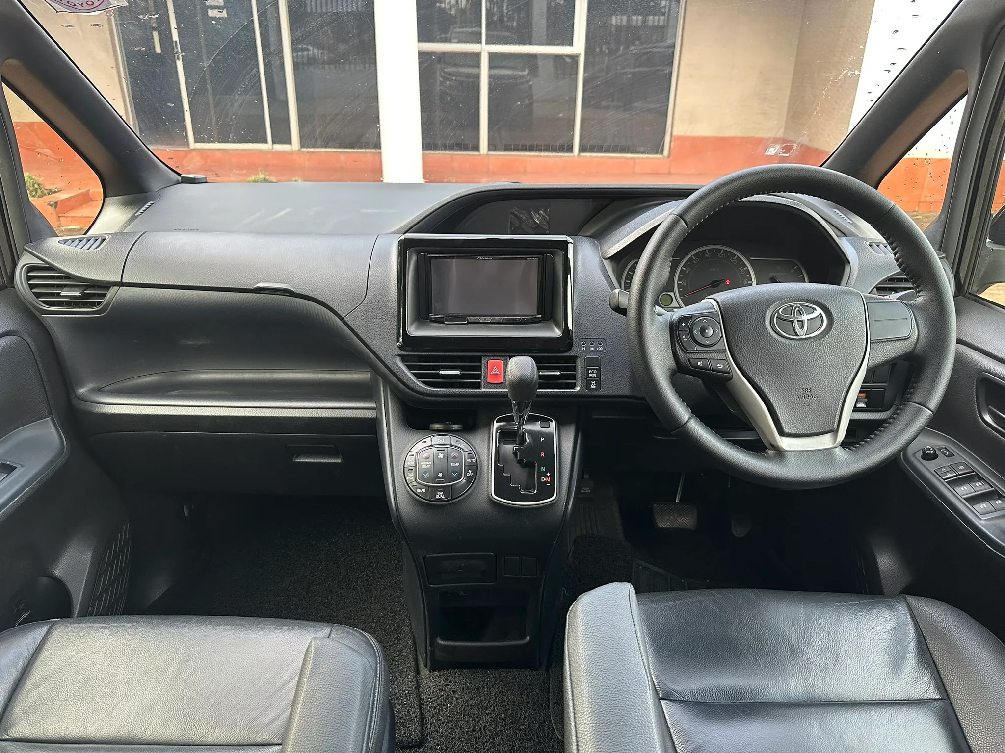Zambia used car sale 2014 Toyota Voxy 16