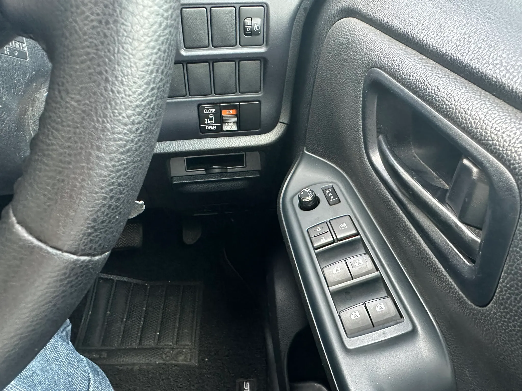 Zambia used car sale 2014 Toyota Voxy 22